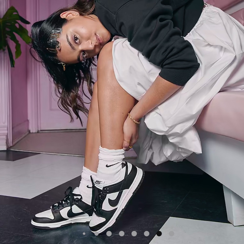 Nike Women's Dunk Low in White Black Size 8 in great condition